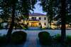 hotel_img